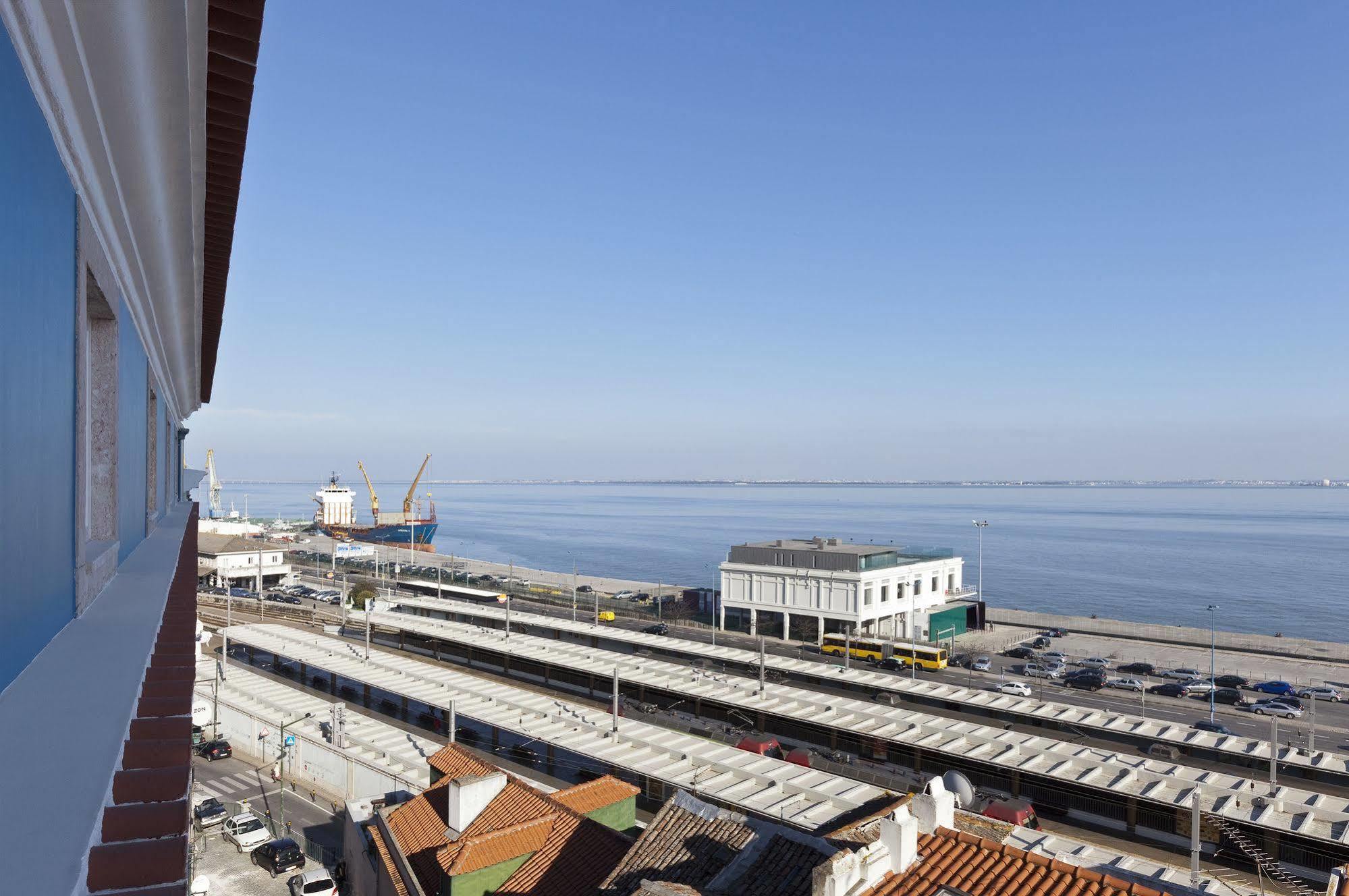 Hello Lisbon Santa Apolonia Apartments Luaran gambar